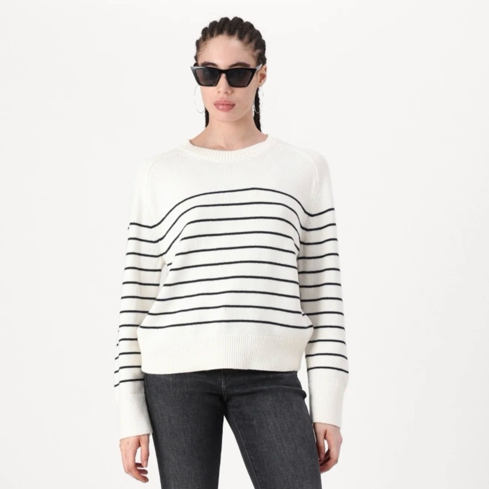 Abercrombie & Fitch Classic White Black Striped Sweater XS Cozy Winter Staple
